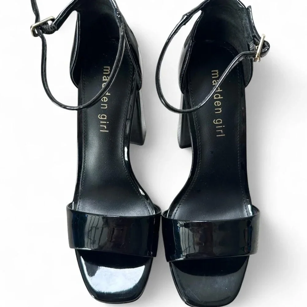 Madden Girl Women's Black Courts